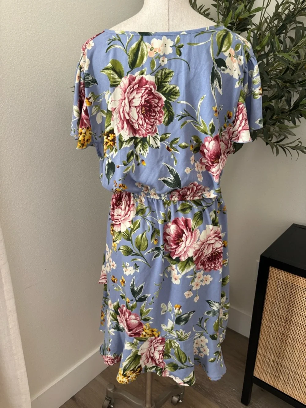 Xhilaration Floral Dress in Light Blue - Picture 3 of 4